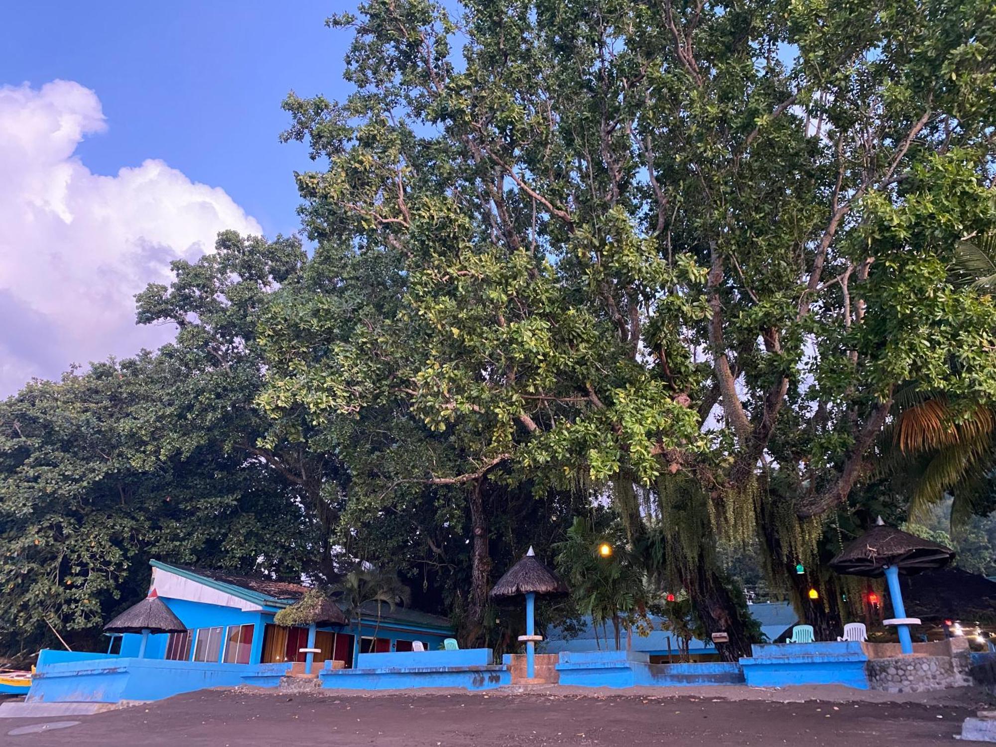 Camiguin Island Golden Sunset Beach Club Mambajao Dış mekan fotoğraf