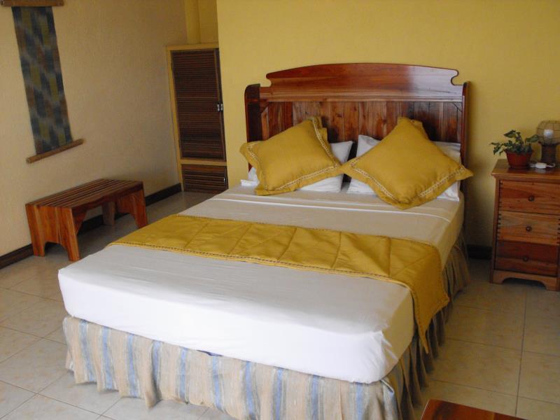 Camiguin Island Golden Sunset Beach Club Mambajao Dış mekan fotoğraf